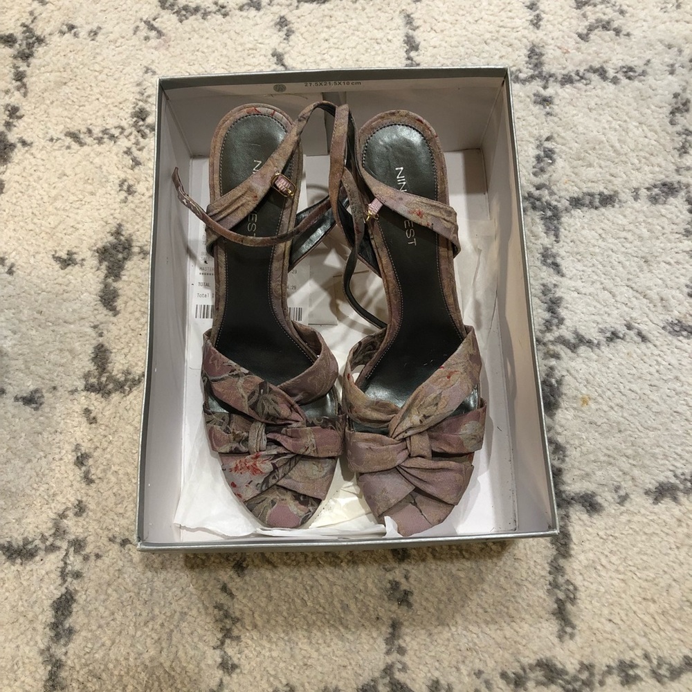 Nine West Lilac Floral Twist Heels / Sandals